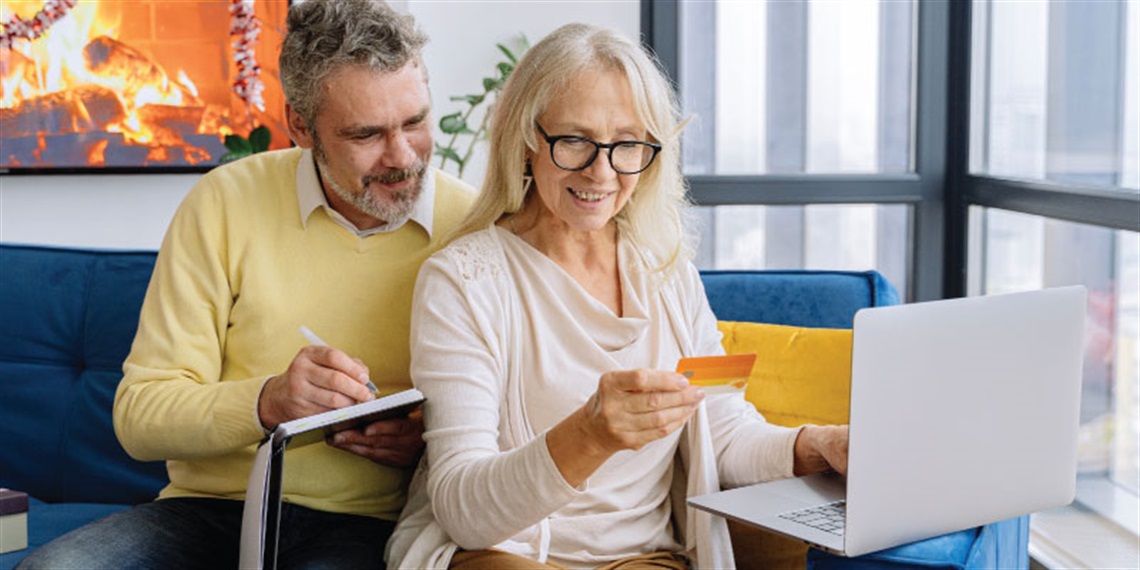 Tech-Savvy-Seniors-banking_mrec.jpg